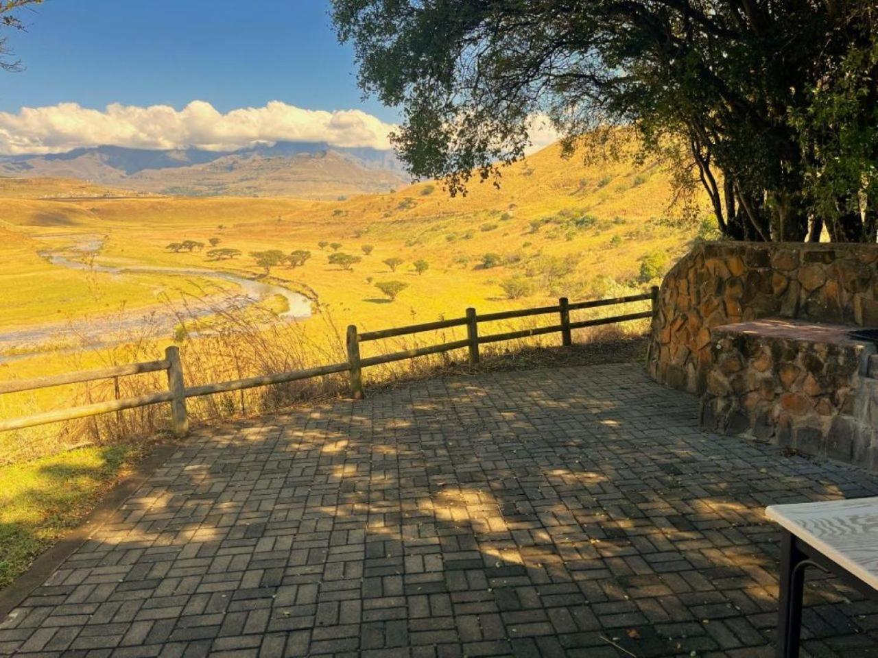 Hlalanathi Drakensberg Resort Bergville Buitenkant foto